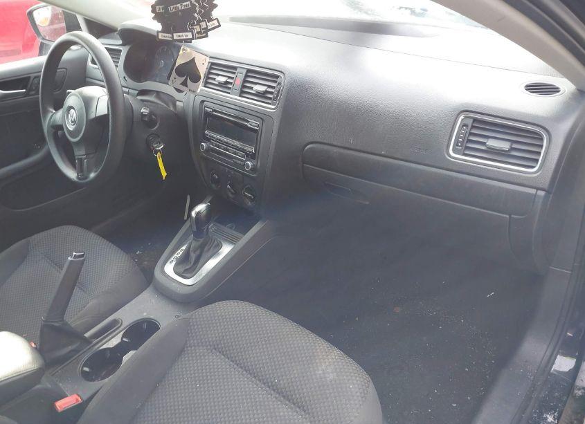 Photo 5 of 2014 Volkswagen Jetta 2.0L S (VIN 3VW2K7AJXEM371672)