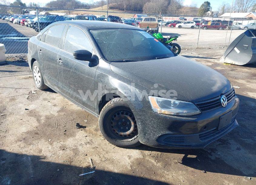 2014 Volkswagen Jetta 2.0L S (VIN 3VW2K7AJXEM404766) main photo