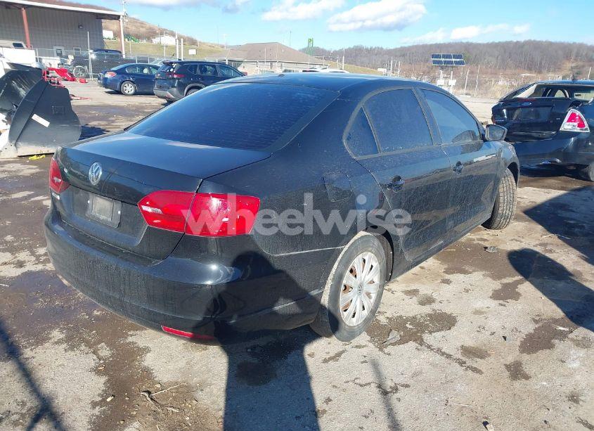 Photo 4 of 2014 Volkswagen Jetta 2.0L S (VIN 3VW2K7AJXEM404766)