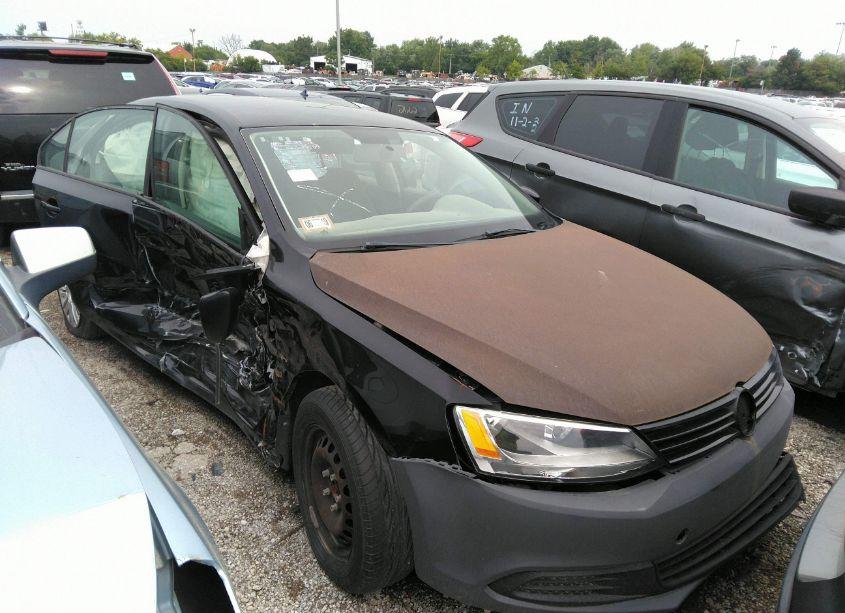 2014 Volkswagen Jetta 2.0L S (VIN 3VW2K7AJXEM434835) main photo