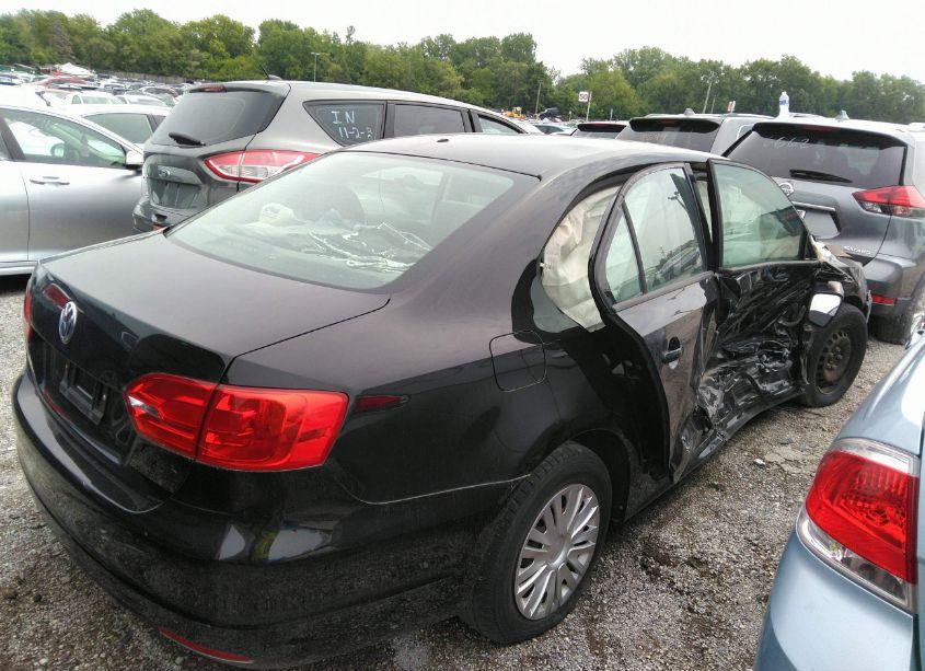 Photo 4 of 2014 Volkswagen Jetta 2.0L S (VIN 3VW2K7AJXEM434835)