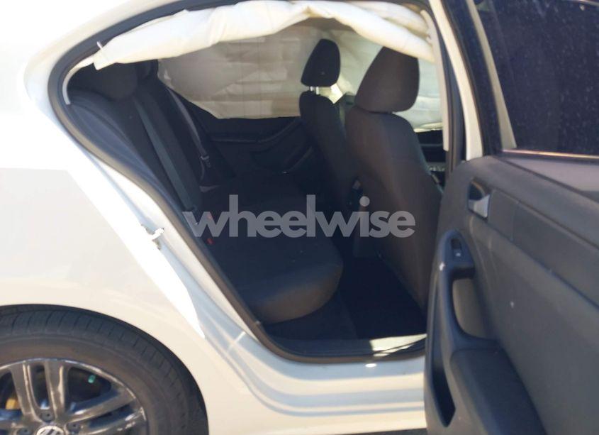 Photo 8 of 2015 Volkswagen Jetta 2.0L S (VIN 3VW2K7AJXFM224608)