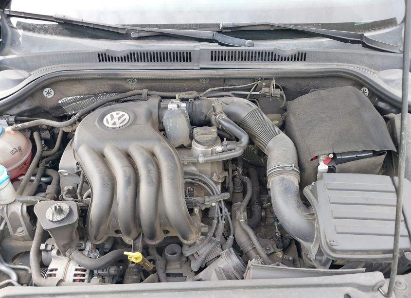 Photo 10 of 2015 Volkswagen Jetta 2.0L S (VIN 3VW2K7AJXFM226939)