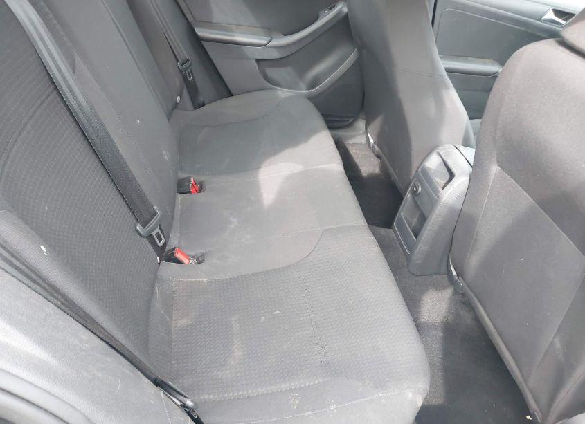 Photo 8 of 2015 Volkswagen Jetta 2.0L S (VIN 3VW2K7AJXFM226939)