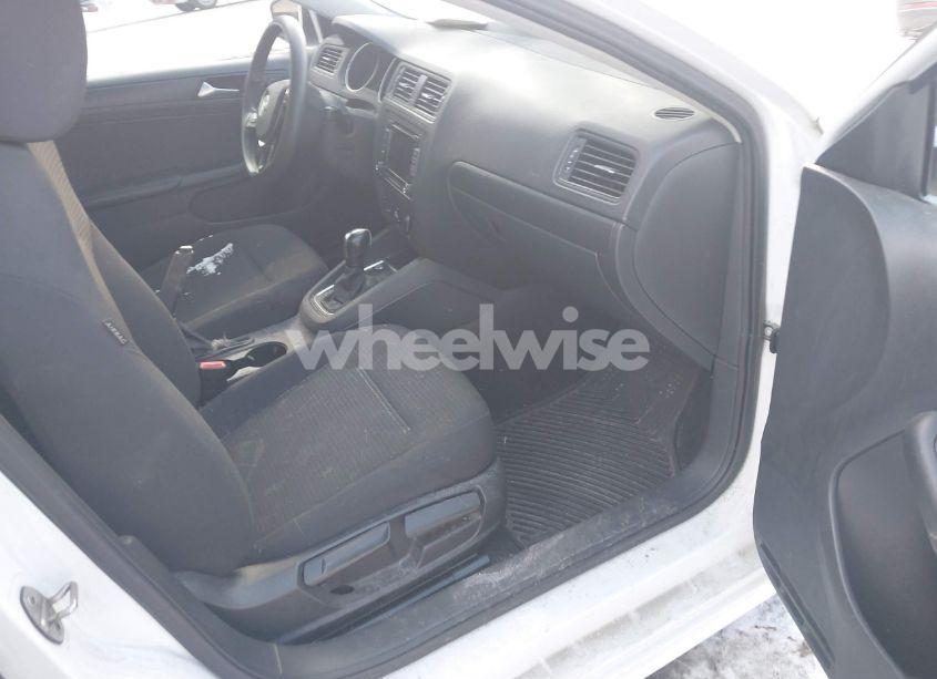 Photo 5 of 2015 Volkswagen Jetta 2.0L S (VIN 3VW2K7AJXFM254756)