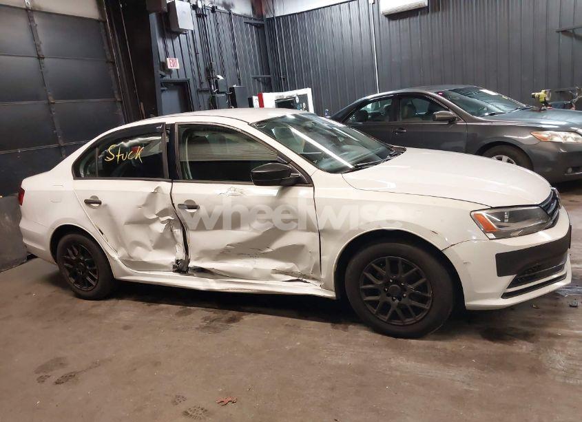 Photo 13 of 2015 Volkswagen Jetta 2.0L S (VIN 3VW2K7AJXFM304989)