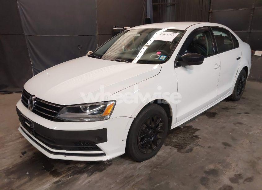Photo 2 of 2015 Volkswagen Jetta 2.0L S (VIN 3VW2K7AJXFM304989)