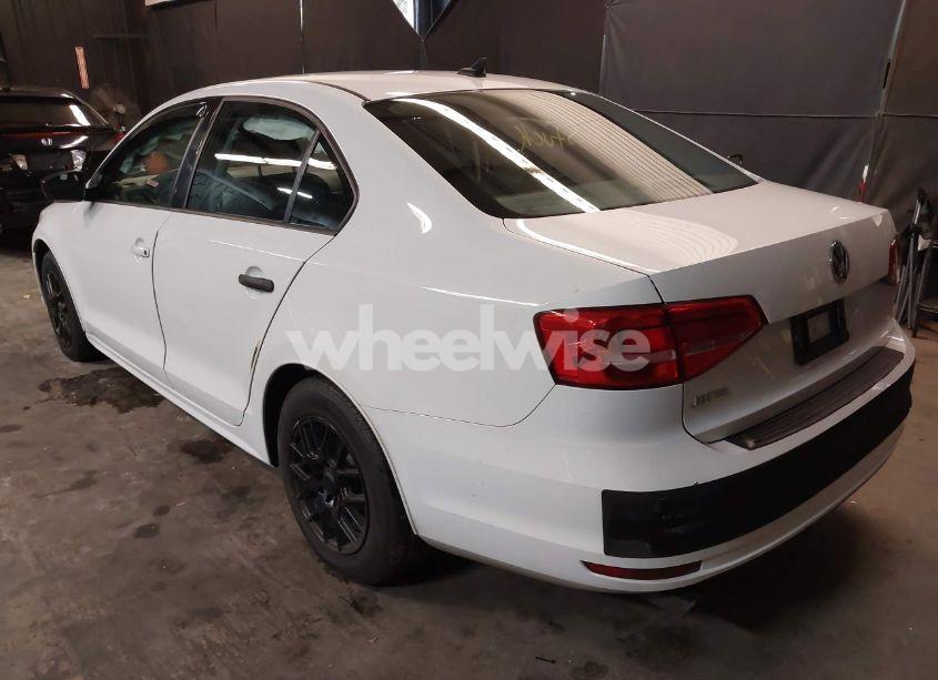 Photo 3 of 2015 Volkswagen Jetta 2.0L S (VIN 3VW2K7AJXFM304989)