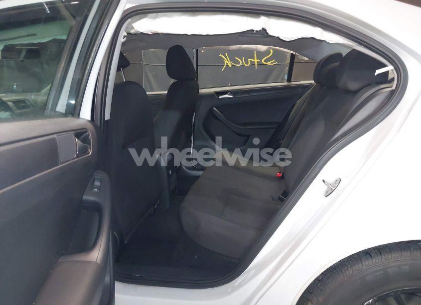 Photo 8 of 2015 Volkswagen Jetta 2.0L S (VIN 3VW2K7AJXFM304989)