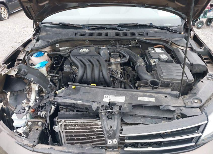 Photo 10 of 2015 Volkswagen Jetta 2.0L S (VIN 3VW2K7AJXFM401593)