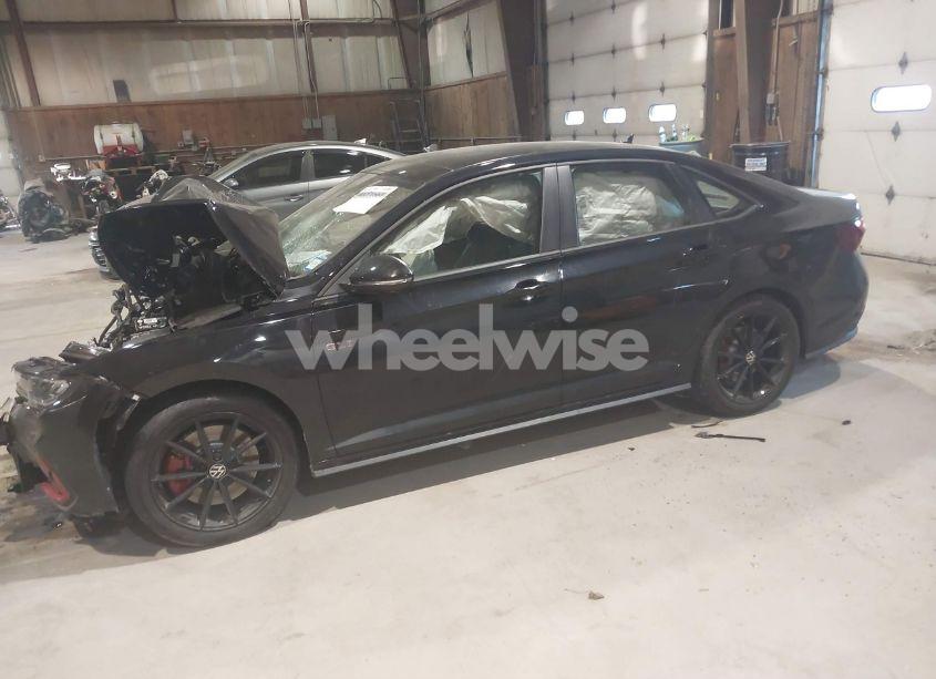 Photo 2 of 2025 Volkswagen Jetta GLI 2.0T AUTOBAHN (VIN 3VW2T7BU5SM021237)