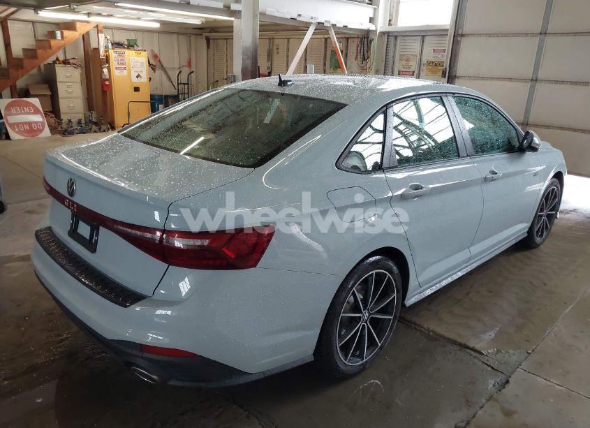 Photo 4 of 2025 Volkswagen Jetta GLI 2.0T AUTOBAHN (VIN 3VW2T7BUXSM033304)