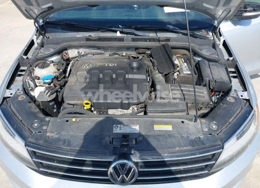 Photo 10 of 2015 Volkswagen Jetta 2.0L TDI SE (VIN 3VW3A7AJ0FM274845)