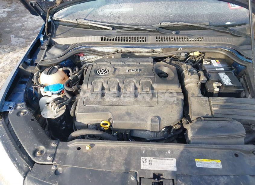 Photo 10 of 2015 Volkswagen Jetta 2.0L TDI SE (VIN 3VW3A7AJ0FM293878)