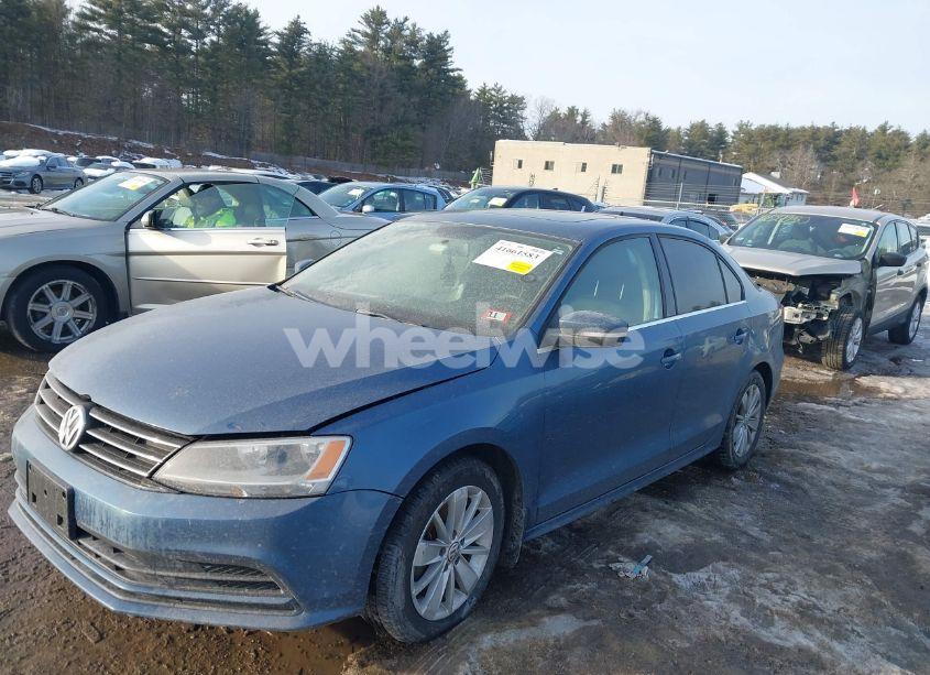 Photo 2 of 2015 Volkswagen Jetta 2.0L TDI SE (VIN 3VW3A7AJ0FM293878)