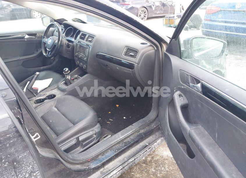 Photo 5 of 2015 Volkswagen Jetta 2.0L TDI SEL (VIN 3VW3A7AJ5FM240819)