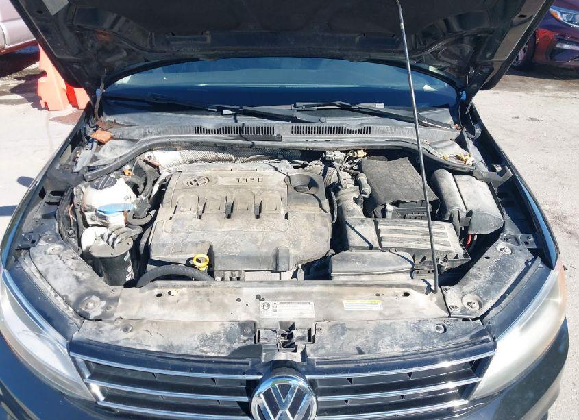Photo 10 of 2015 Volkswagen Jetta 2.0L TDI S (VIN 3VW3A7AJ8FM241639)