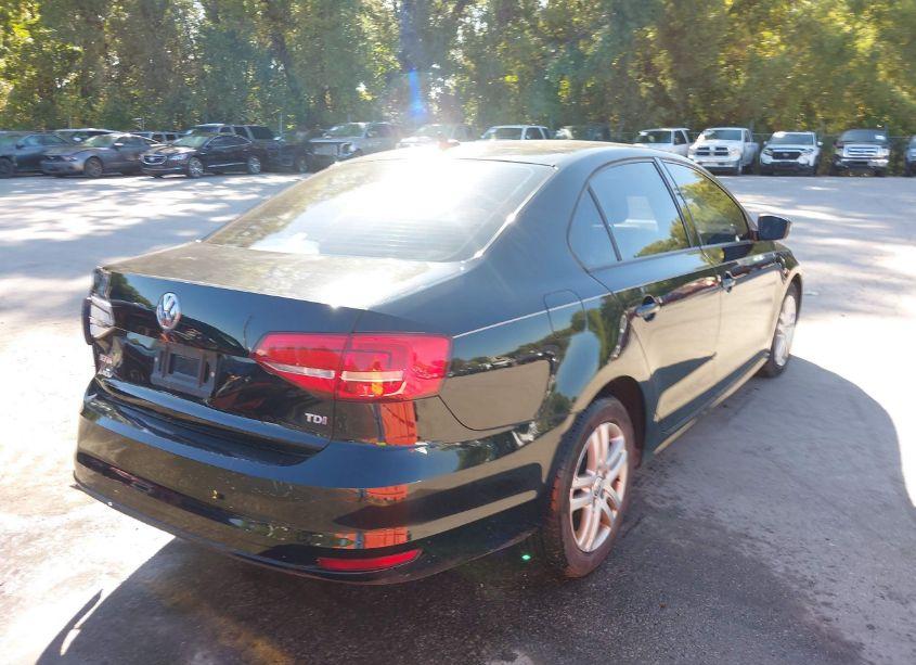 Photo 4 of 2015 Volkswagen Jetta 2.0L TDI S (VIN 3VW3A7AJ8FM241639)