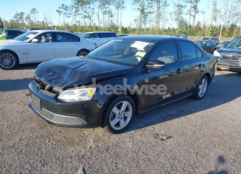 Photo 2 of 2012 Volkswagen Jetta 2.0L TDI (VIN 3VW3L7AJ0CM409148)