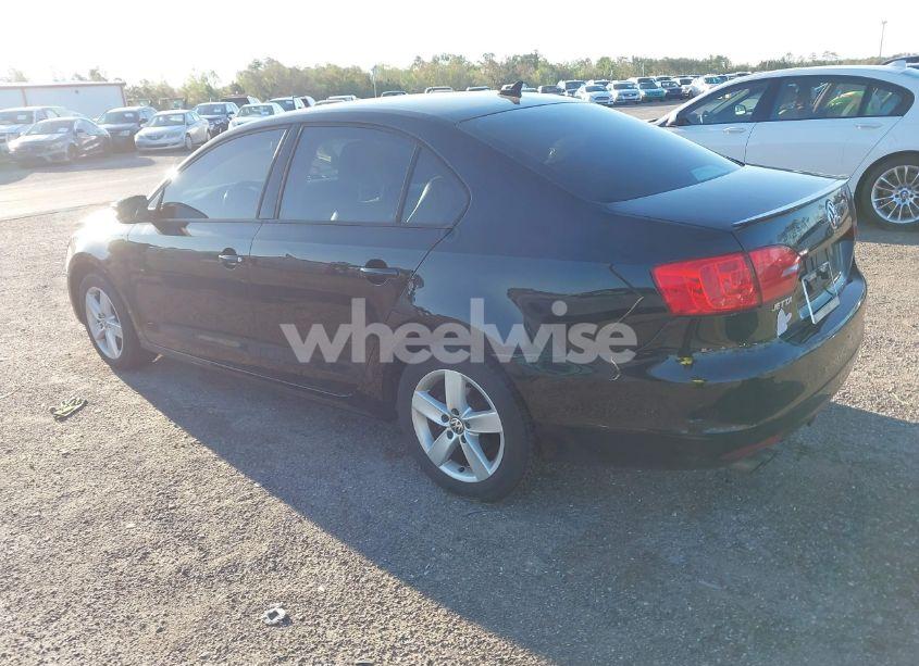 Photo 3 of 2012 Volkswagen Jetta 2.0L TDI (VIN 3VW3L7AJ0CM409148)