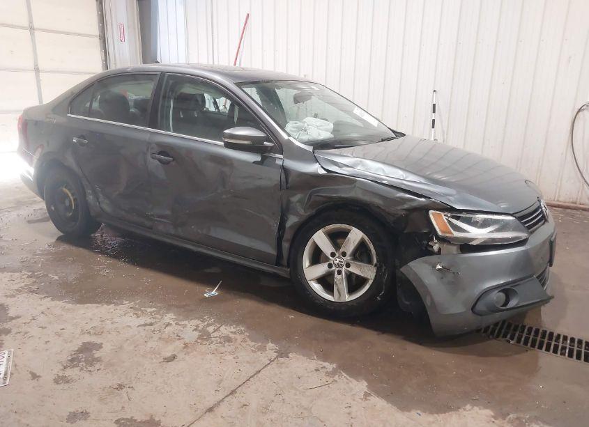 2012 Volkswagen Jetta 2.0L TDI (VIN 3VW3L7AJ1CM043328) main photo