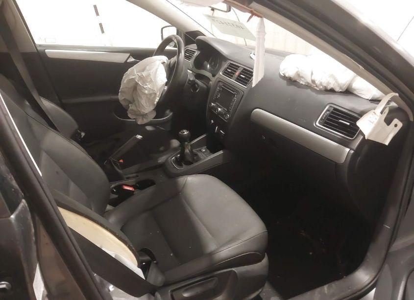 Photo 5 of 2012 Volkswagen Jetta 2.0L TDI (VIN 3VW3L7AJ1CM043328)