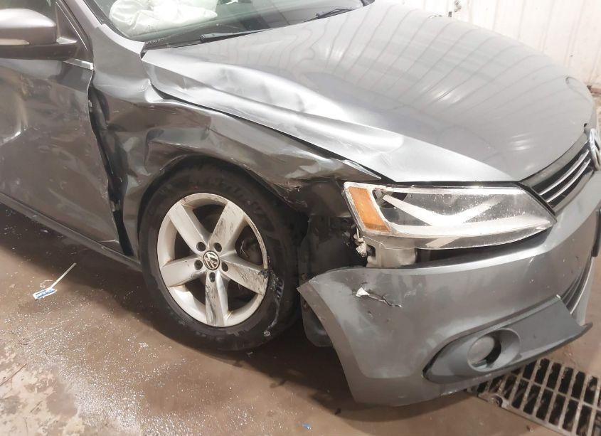 Photo 6 of 2012 Volkswagen Jetta 2.0L TDI (VIN 3VW3L7AJ1CM043328)