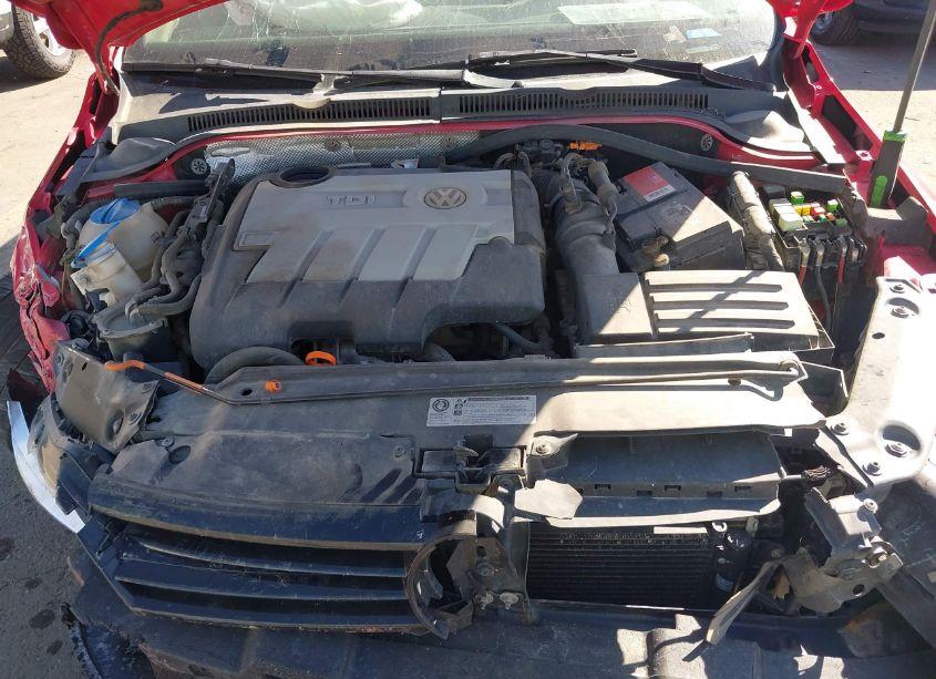 Photo 10 of 2012 Volkswagen Jetta 2.0L TDI (VIN 3VW3L7AJ1CM082095)