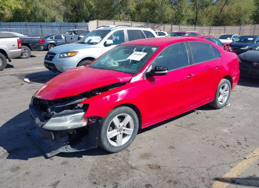 Photo 2 of 2012 Volkswagen Jetta 2.0L TDI (VIN 3VW3L7AJ1CM082095)