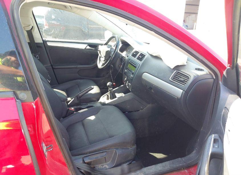 Photo 5 of 2012 Volkswagen Jetta 2.0L TDI (VIN 3VW3L7AJ1CM082095)