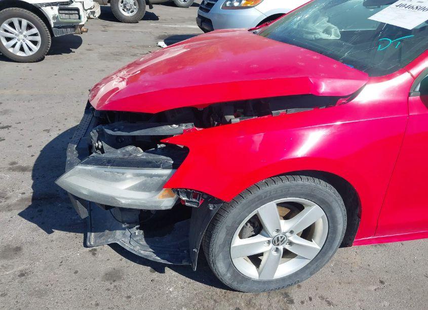 Photo 6 of 2012 Volkswagen Jetta 2.0L TDI (VIN 3VW3L7AJ1CM082095)