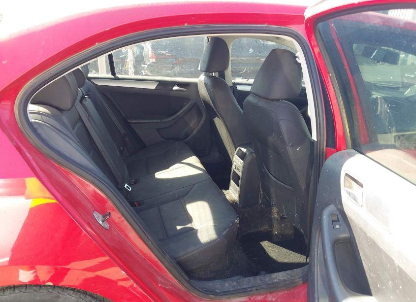 Photo 8 of 2012 Volkswagen Jetta 2.0L TDI (VIN 3VW3L7AJ1CM082095)