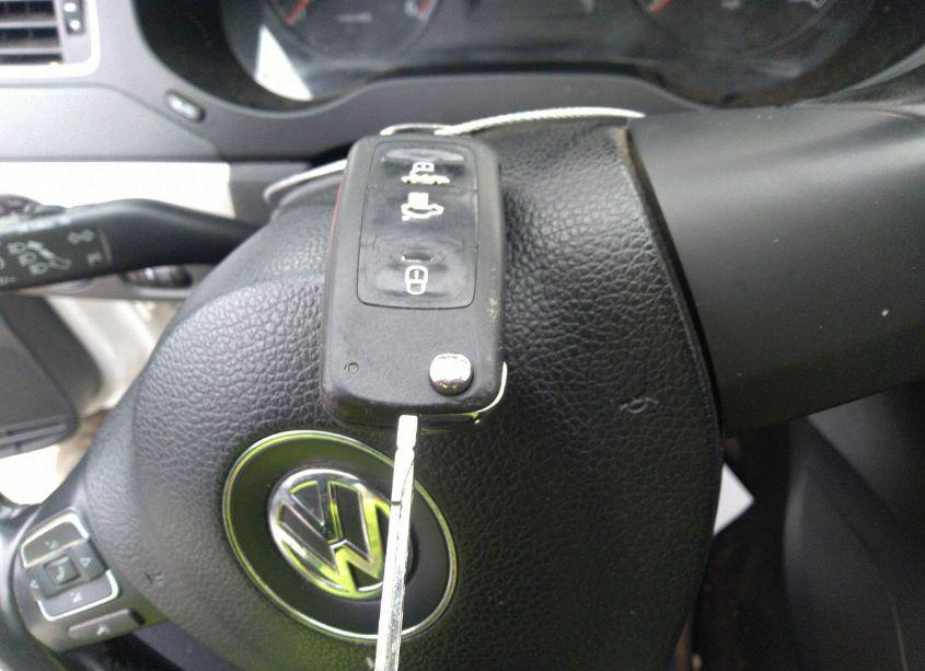 Photo 11 of 2011 Volkswagen Jetta 2.0L TDI (VIN 3VW3L7AJ2BM105107)