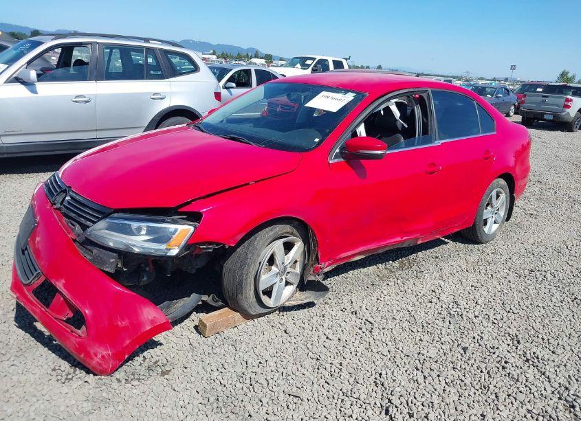 Photo 2 of 2014 Volkswagen Jetta 2.0L TDI (VIN 3VW3L7AJ2EM354866)