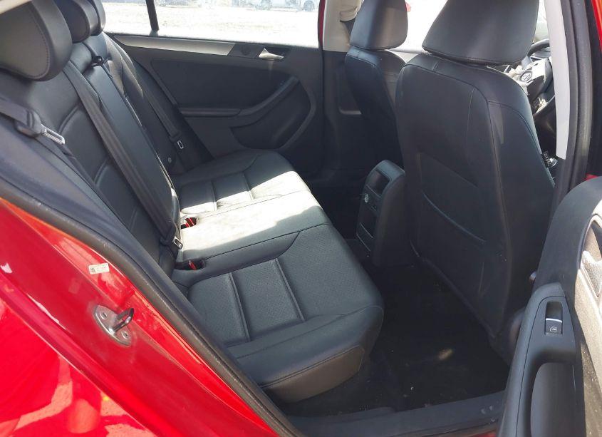 Photo 8 of 2014 Volkswagen Jetta 2.0L TDI (VIN 3VW3L7AJ2EM354866)