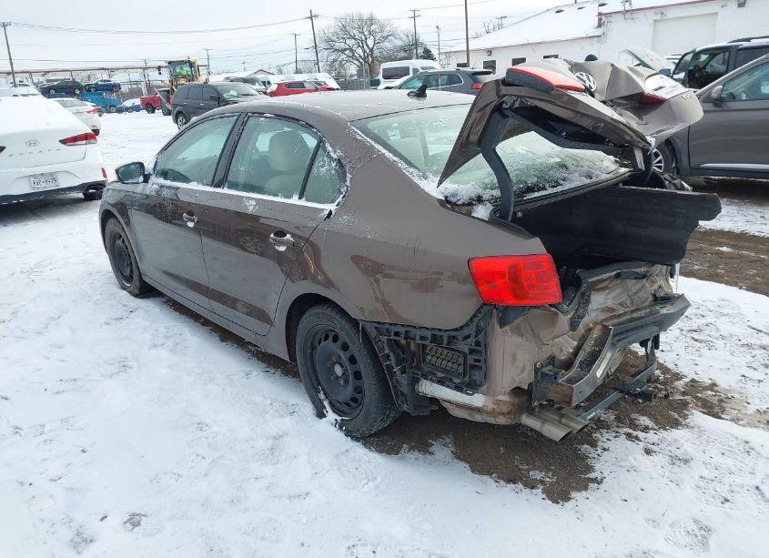 Photo 3 of 2013 Volkswagen Jetta 2.0L TDI (VIN 3VW3L7AJ3DM286771)