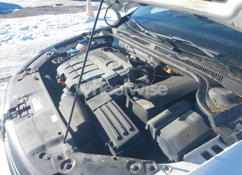 Photo 10 of 2013 Volkswagen Jetta 2.0L TDI (VIN 3VW3L7AJ3DM363705)