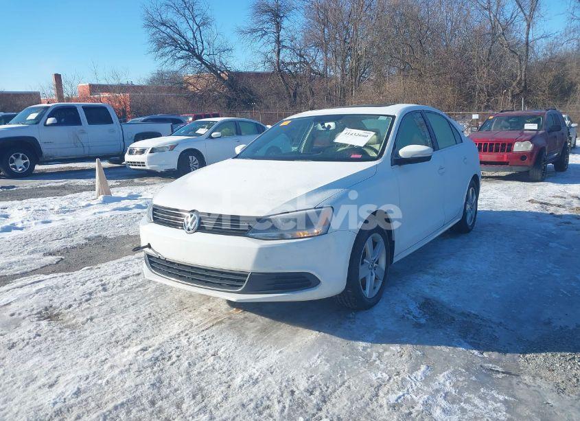 Photo 2 of 2013 Volkswagen Jetta 2.0L TDI (VIN 3VW3L7AJ3DM363705)