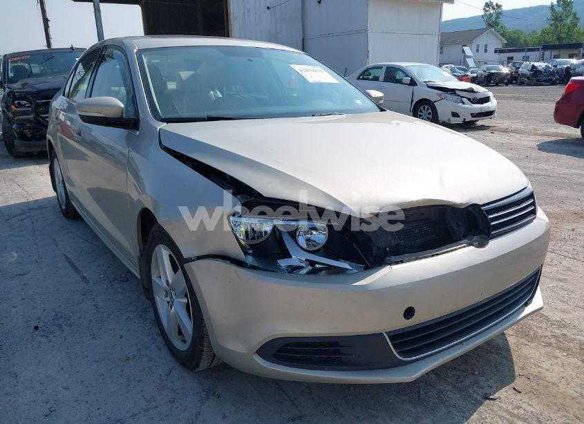 Photo 6 of 2014 Volkswagen Jetta 2.0L TDI (VIN 3VW3L7AJ3EM319365)