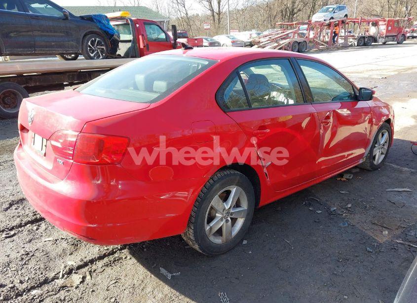 Photo 4 of 2011 Volkswagen Jetta 2.0L TDI (VIN 3VW3L7AJ4BM072188)