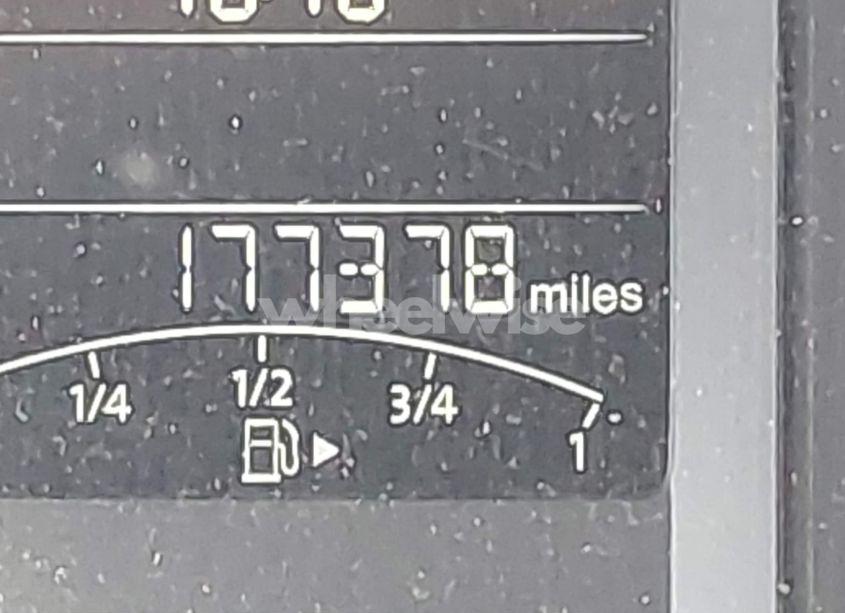 Photo 6 of 2011 Volkswagen Jetta 2.0L TDI (VIN 3VW3L7AJ4BM072188)