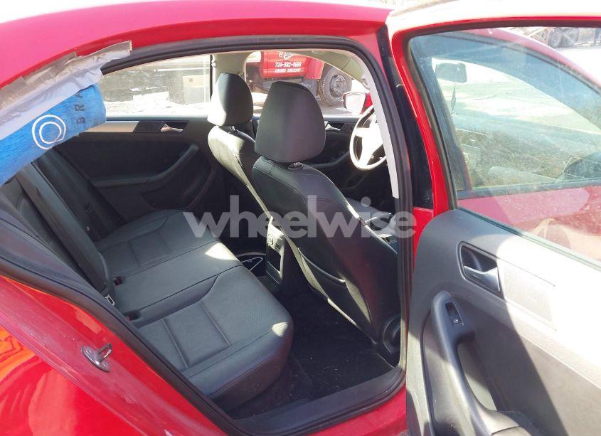 Photo 8 of 2011 Volkswagen Jetta 2.0L TDI (VIN 3VW3L7AJ4BM072188)