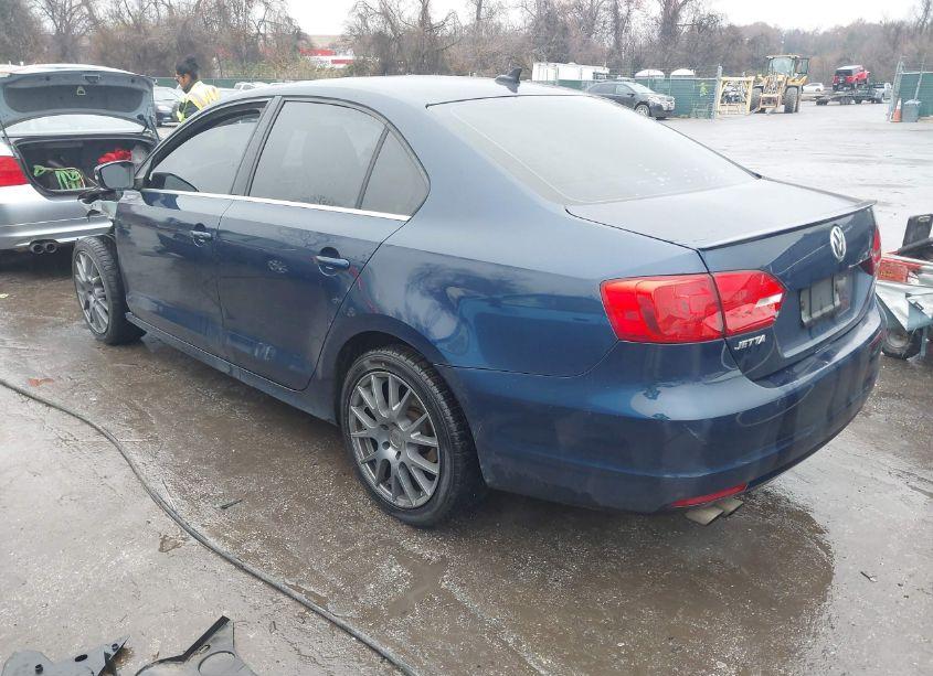 Photo 3 of 2014 Volkswagen Jetta 2.0L TDI (VIN 3VW3L7AJ5EM360161)