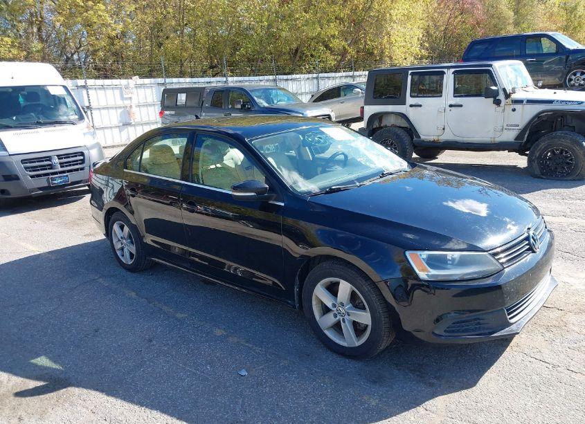 2014 Volkswagen Jetta 2.0L TDI (VIN 3VW3L7AJ5EM386260) main photo