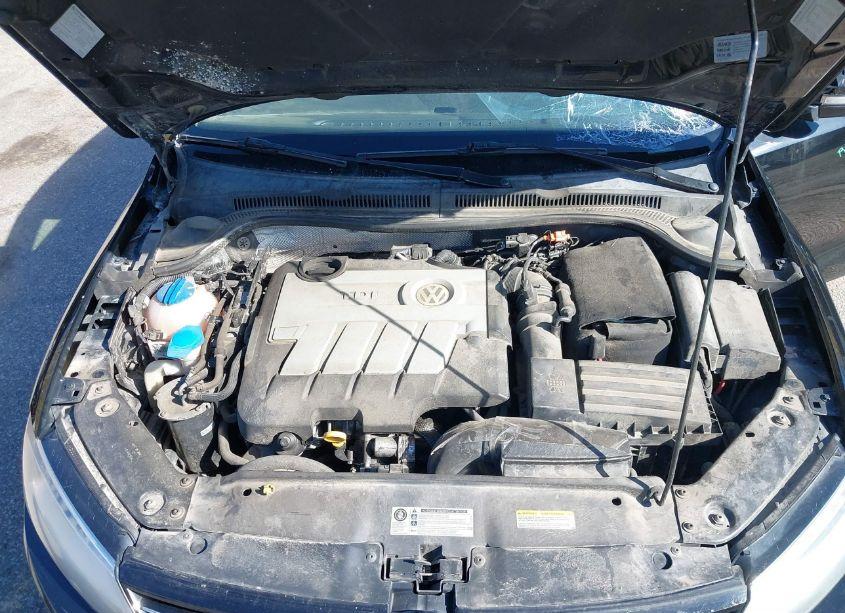 Photo 10 of 2014 Volkswagen Jetta 2.0L TDI (VIN 3VW3L7AJ5EM386260)