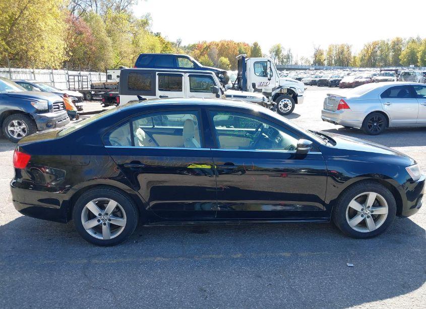 Photo 13 of 2014 Volkswagen Jetta 2.0L TDI (VIN 3VW3L7AJ5EM386260)