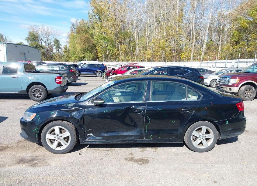 Photo 14 of 2014 Volkswagen Jetta 2.0L TDI (VIN 3VW3L7AJ5EM386260)