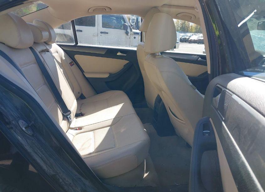 Photo 8 of 2014 Volkswagen Jetta 2.0L TDI (VIN 3VW3L7AJ5EM386260)