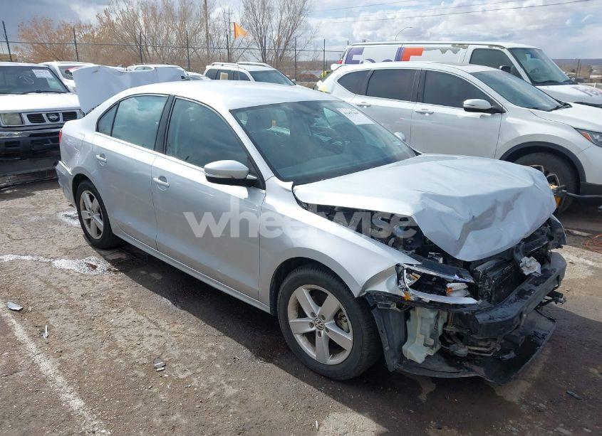 2013 Volkswagen Jetta 2.0L TDI (VIN 3VW3L7AJ6DM365626) main photo