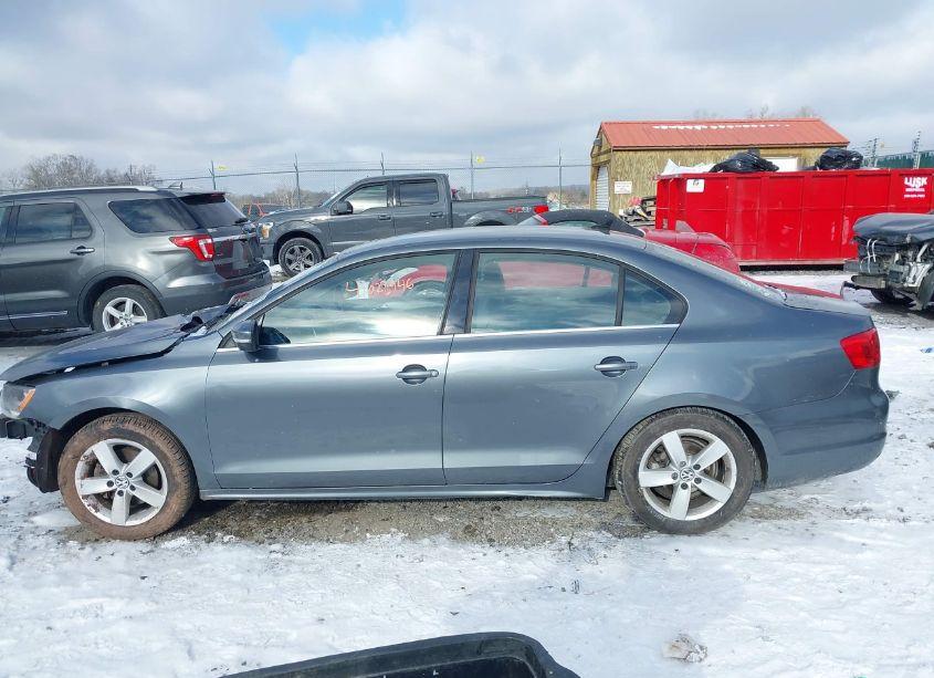 Photo 15 of 2014 Volkswagen Jetta 2.0L TDI (VIN 3VW3L7AJ6EM372769)